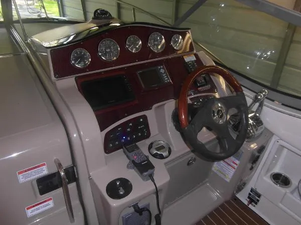 Slide: The Image of Sea Ray 310 Sundancer 2009 - 10