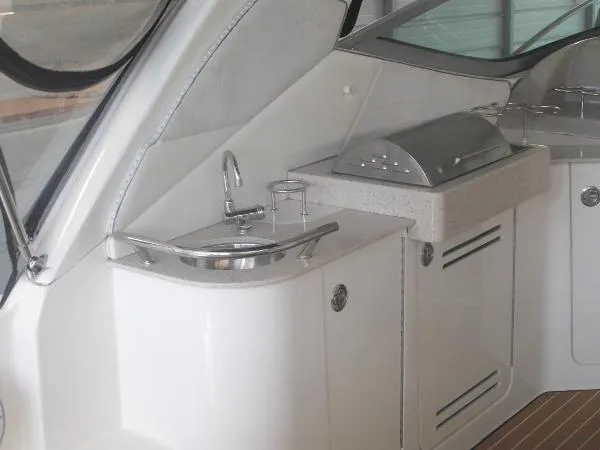 Slide: The Image of Sea Ray 310 Sundancer 2009 - 8