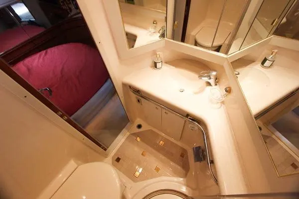 Slide: The Image of Sea Ray Sundancer 2001 - 7