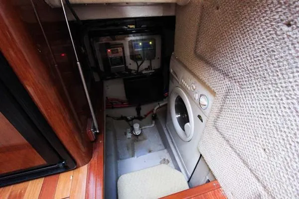 Slide: The Image of Sea Ray 390 Motor Yacht 2004 - 5