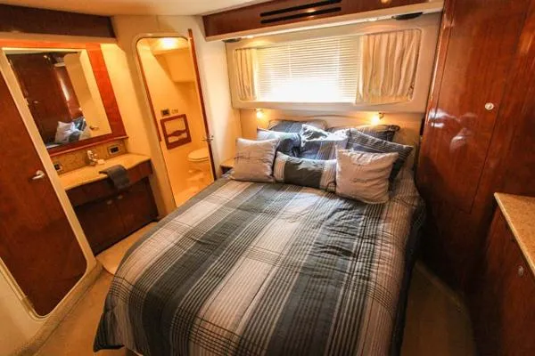 Slide: The Image of Sea Ray 390 Motor Yacht 2004 - 9