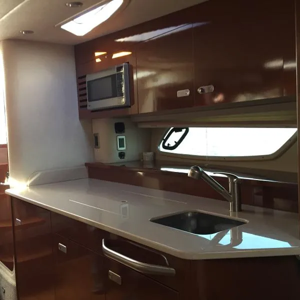 Slide: The Image of Sea Ray 370 Sundancer 2011 - 8