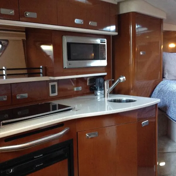Slide: The Image of Sea Ray Sundancer 2012 - 10