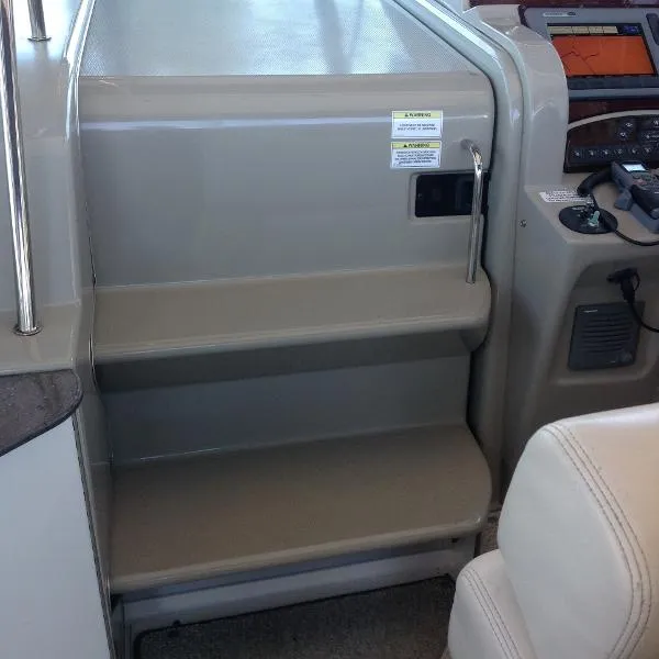Slide: The Image of Sea Ray Sundancer 2012 - 5