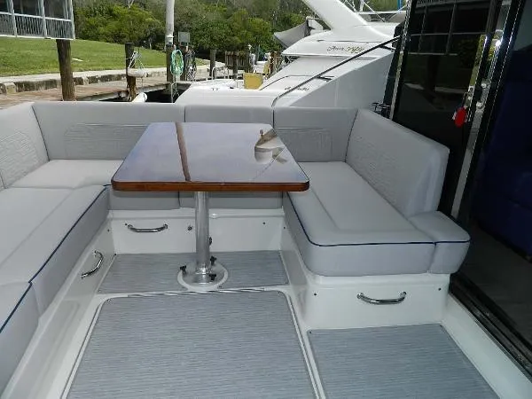 Slide: The Image of Sea Ray Sundancer 510 Signature 2018 - 10