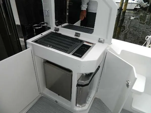 Slide: The Image of Sea Ray Sundancer 510 Signature 2018 - 11