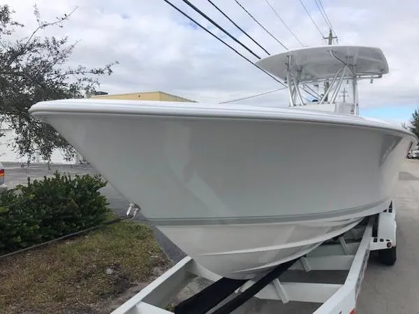 Slide: The Image of Contender 32 ST 2019 - 1