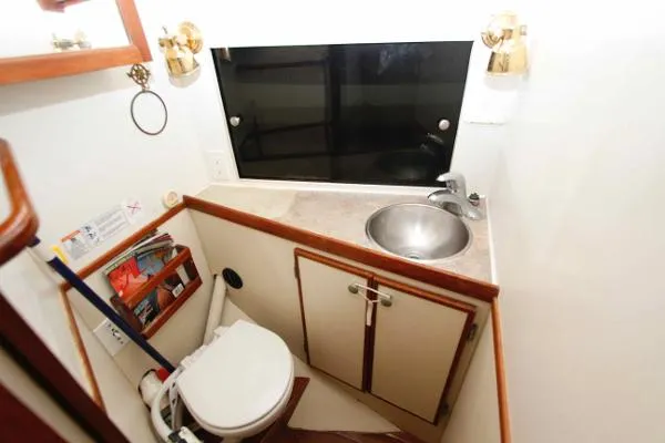 Slide: The Image of Gulfstar 43 Center Cockpit Sailboat 1975 - 10