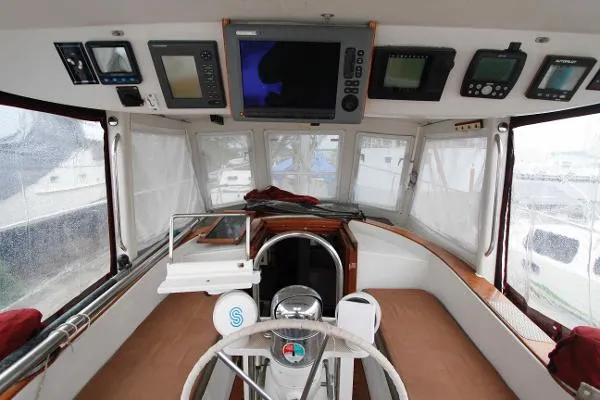 Slide: The Image of Gulfstar 43 Center Cockpit Sailboat 1975 - 5
