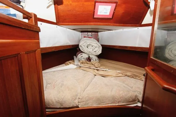 Slide: The Image of Gulfstar 43 Center Cockpit Sailboat 1975 - 9