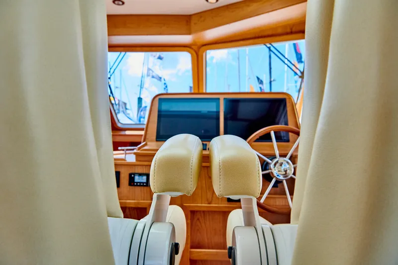 Slide: The Image of Interior view of Sabre 45 Salon Express 2027 yacht. - 7