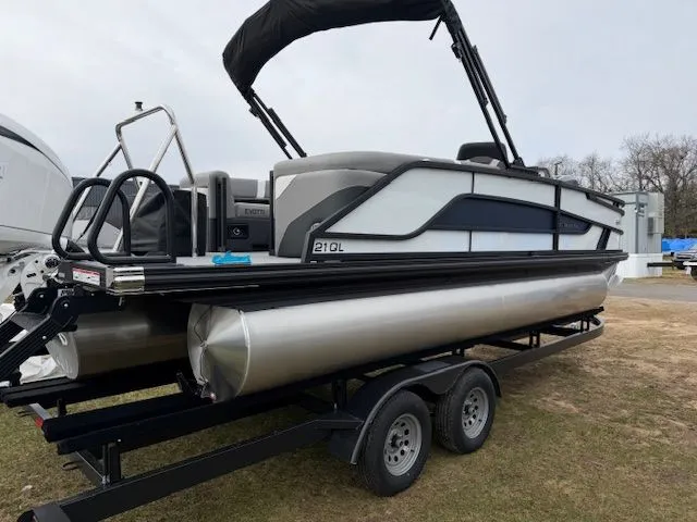 Slide: The Image of Evotti 500 Series Quad Lounge 521 2026 - 4