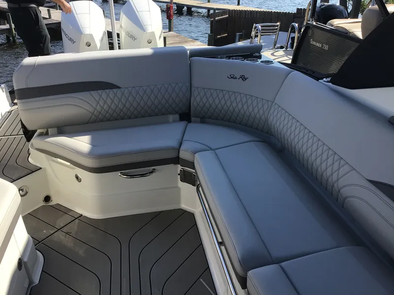 Slide: The Image of Sea Ray SLX 280 Outboard 2026 - 7