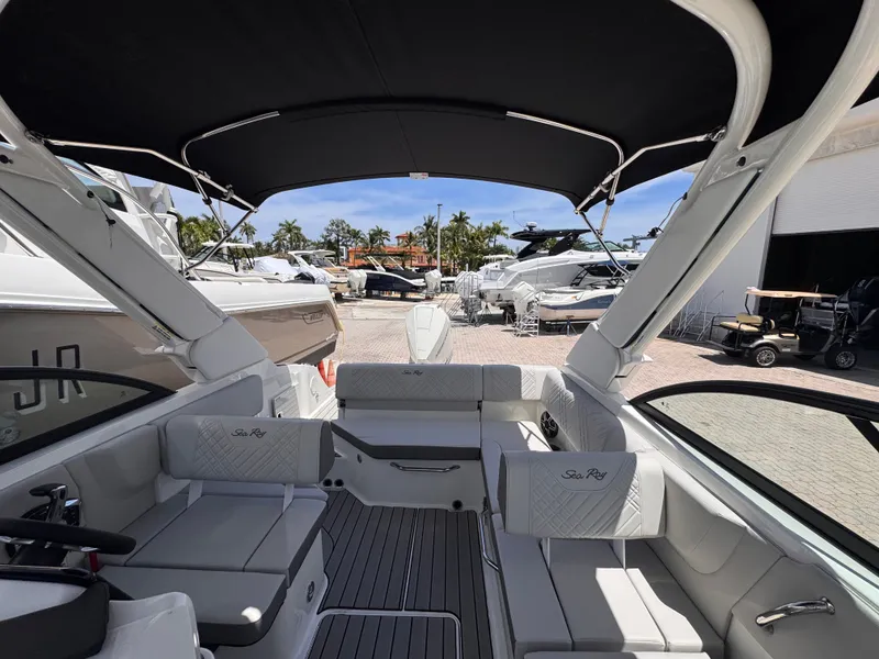 Slide: The Image of Sea Ray SDX 230 Outboard 2026 - 18