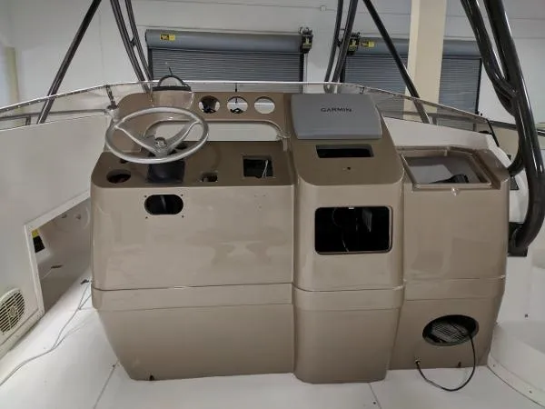 Slide: The Image of Intrepid 350 Walkaround 2005 - 9