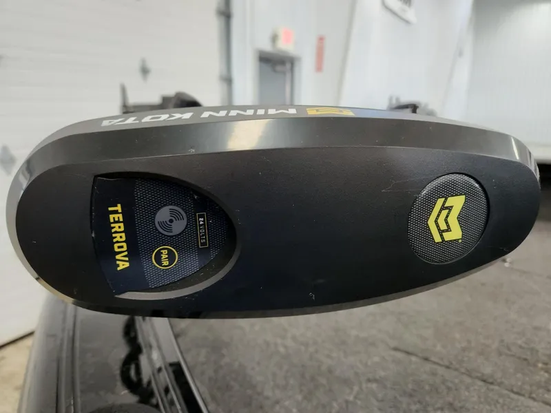 Slide: The Image of Minn Kota Terrova motor on Crestliner 1850 Fish Hawk WT 2025. - 7