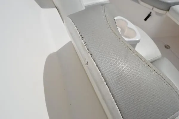 Slide: The Image of Everglades 325 Center Console 2012 - 10