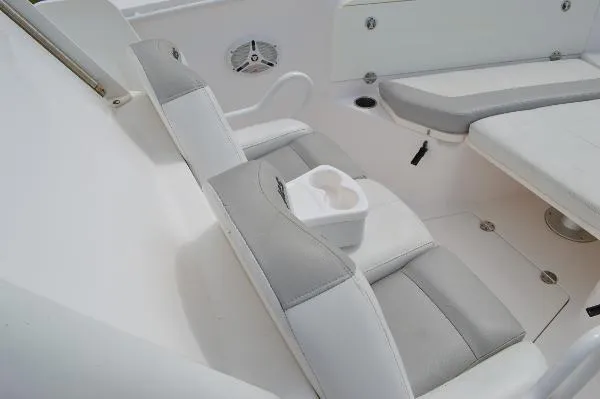 Slide: The Image of Everglades 325 Center Console 2012 - 11