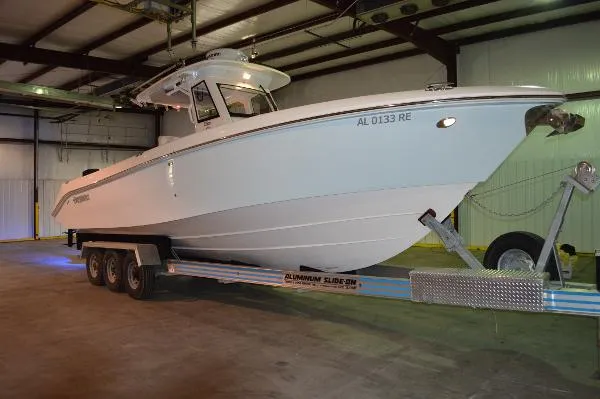 Slide: The Image of Everglades 325 Center Console 2012 - 4