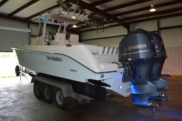 Slide: The Image of Everglades 325 Center Console 2012 - 6