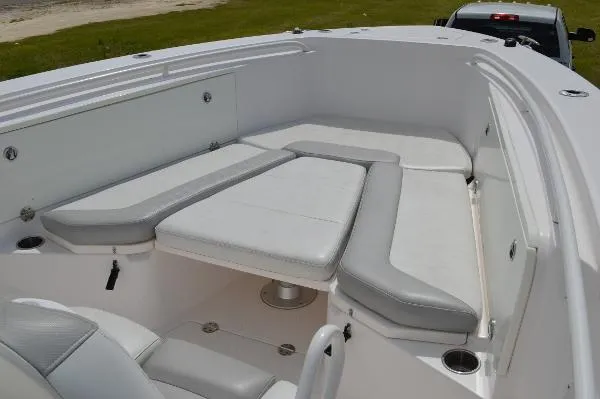 Slide: The Image of Everglades 325 Center Console 2012 - 8