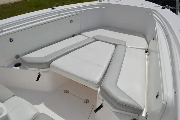 Slide: The Image of Everglades 325 Center Console 2012 - 9