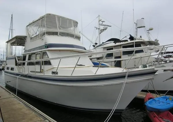 Slide: The Image of Wellcraft Californian 38 MY 1984 - 0