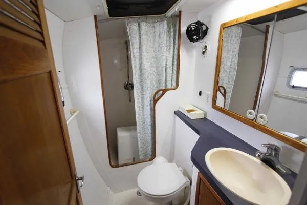 Slide: The Image of Manta 42 Catamaran 2000 - 9