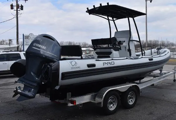 Slide: The Image of Zodiac Pro 7 NEO 200hp In Stock DEMO 2019 - 3