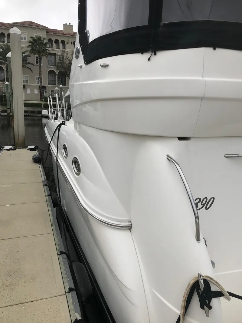 Slide: The Image of Sea Ray 390 Motor Yacht 2004 - 6