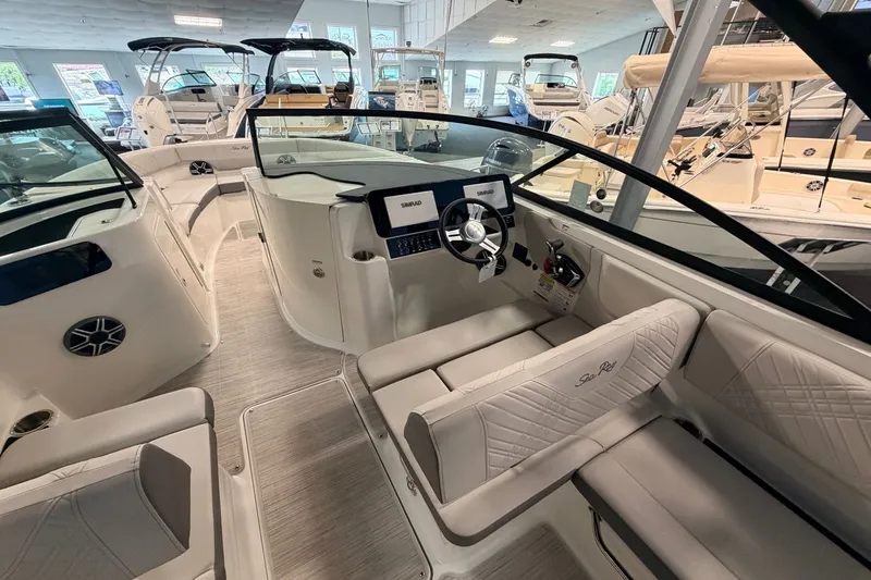 Slide: The Image of Sea Ray SDX 250 Outboard 2026 - 11