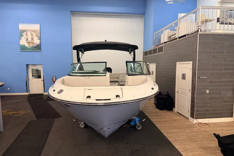 Slide: The Image of Sea Ray SDX 250 Outboard 2026 - 4