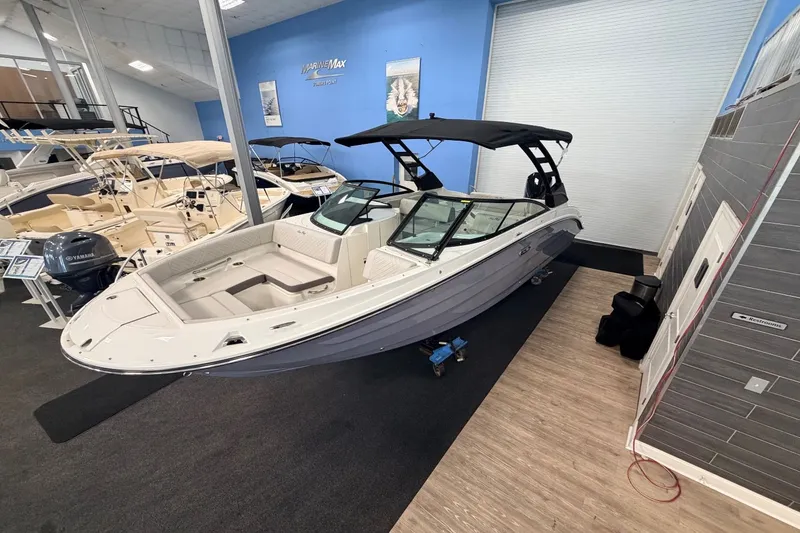 Slide: The Image of Sea Ray SDX 250 Outboard 2026 - 5
