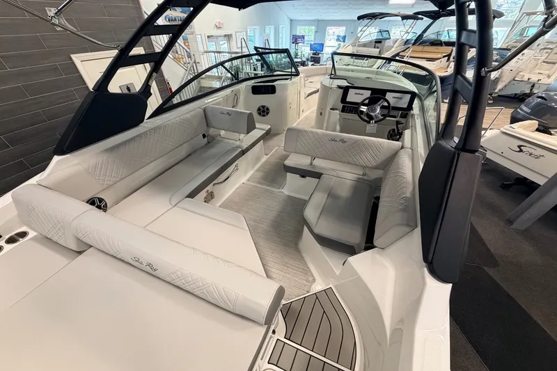 Slide: The Image of Sea Ray SDX 250 Outboard 2026 - 8