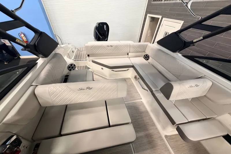 Slide: The Image of Sea Ray SDX 250 Outboard 2026 - 9