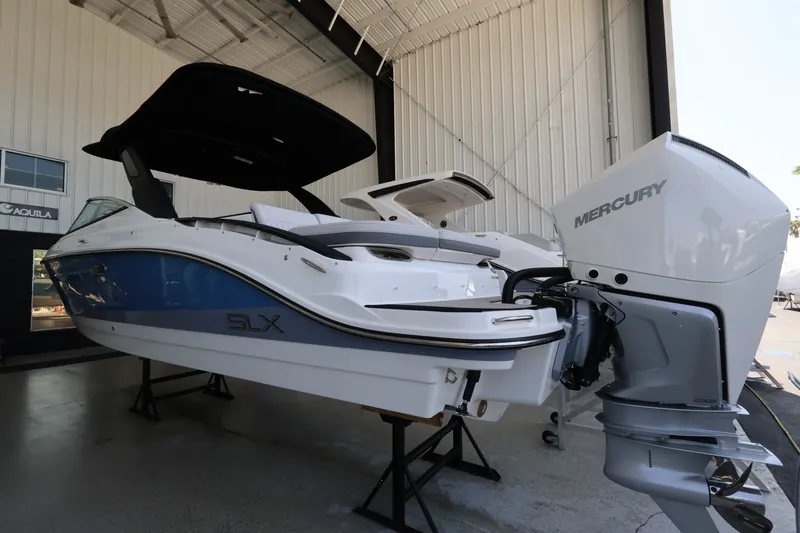 Slide: The Image of Sea Ray SLX 280 Outboard 2026 - 2