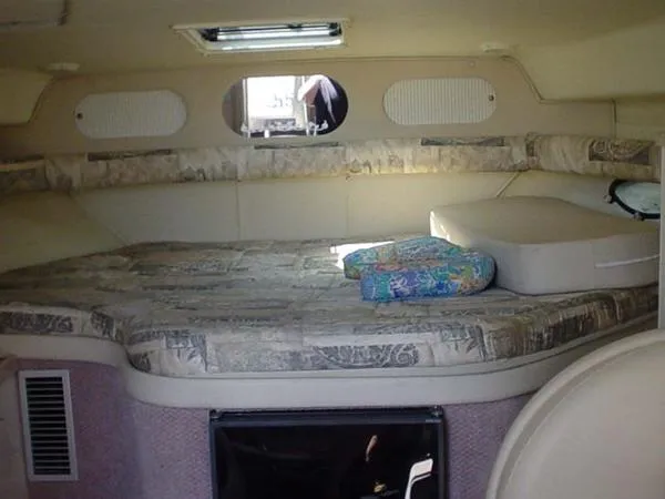 Slide: The Image of Rinker 340 Fiesta Vee 2000 - 11