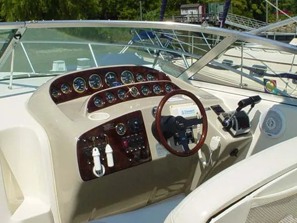Slide: The Image of Rinker 340 Fiesta Vee 2000 - 6