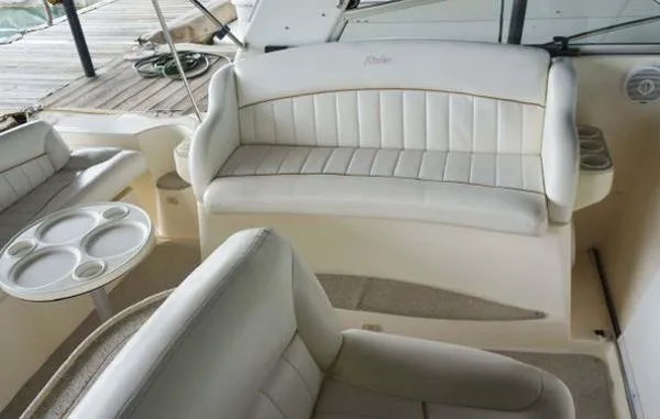 Slide: The Image of Rinker 340 Fiesta Vee 2000 - 7