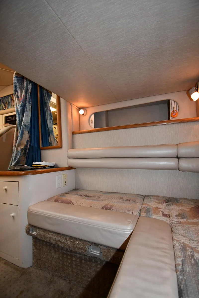 Slide: The Image of Sea Ray Sundancer 330 1995 - 52