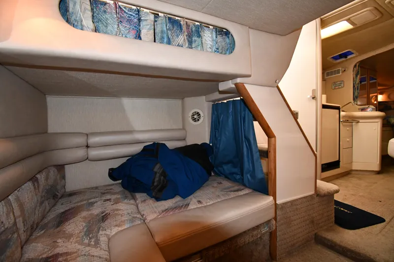 Slide: The Image of Sea Ray Sundancer 330 1995 - 53