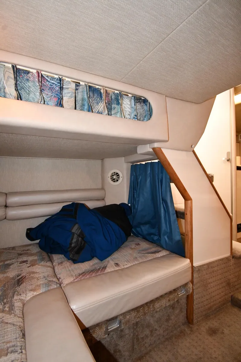 Slide: The Image of Sea Ray Sundancer 330 1995 - 54