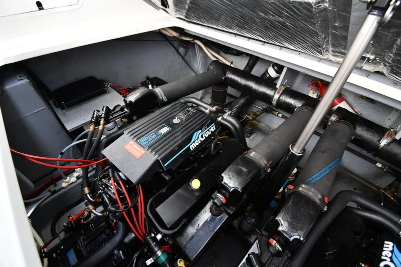 Slide: The Image of Sea Ray Sundancer 330 1995 - 58