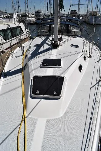 Slide: The Image of Catalina 42 MkII 2002 - 10