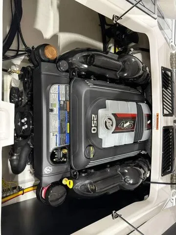 Slide: The Image of Monterey 218SS Super Sport 2025 - 21