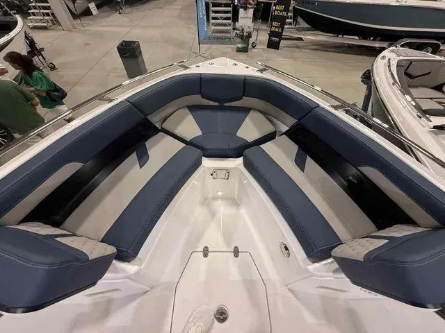 Slide: The Image of Monterey 27 Elite I/O 2026 - 16