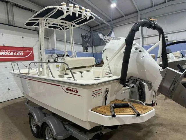Slide: The Image of Boston Whaler 190 Montauk 2026 - 5