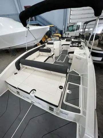 Slide: The Image of Bayliner DX 2250 2022 - 5