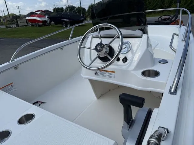 Slide: The Image of Boston Whaler 130 Super Sport 2025 - 11
