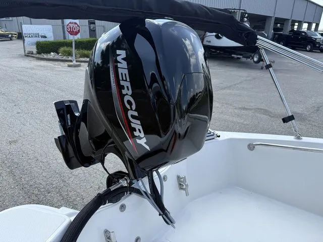 Slide: The Image of Boston Whaler 130 Super Sport 2025 - 12